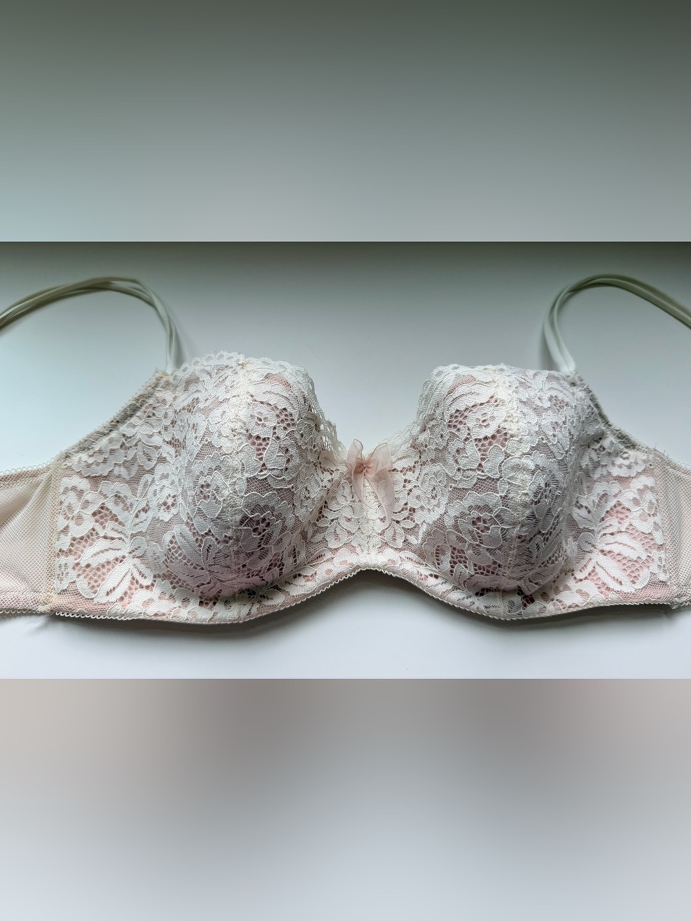 B Tempt’d Lace Underwire Bra in Blush Size 36C